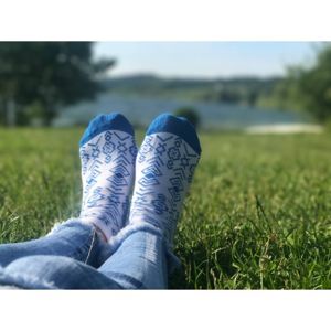 HESTY Veselé ponožky HESTY - Čičmany kotníkové modré 39-42